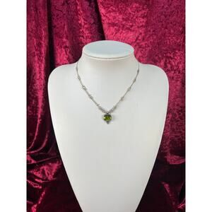 Vintage Jewelry - Dainty Necklace - 925 Silver - Faceted Peridot Pendant Silpada